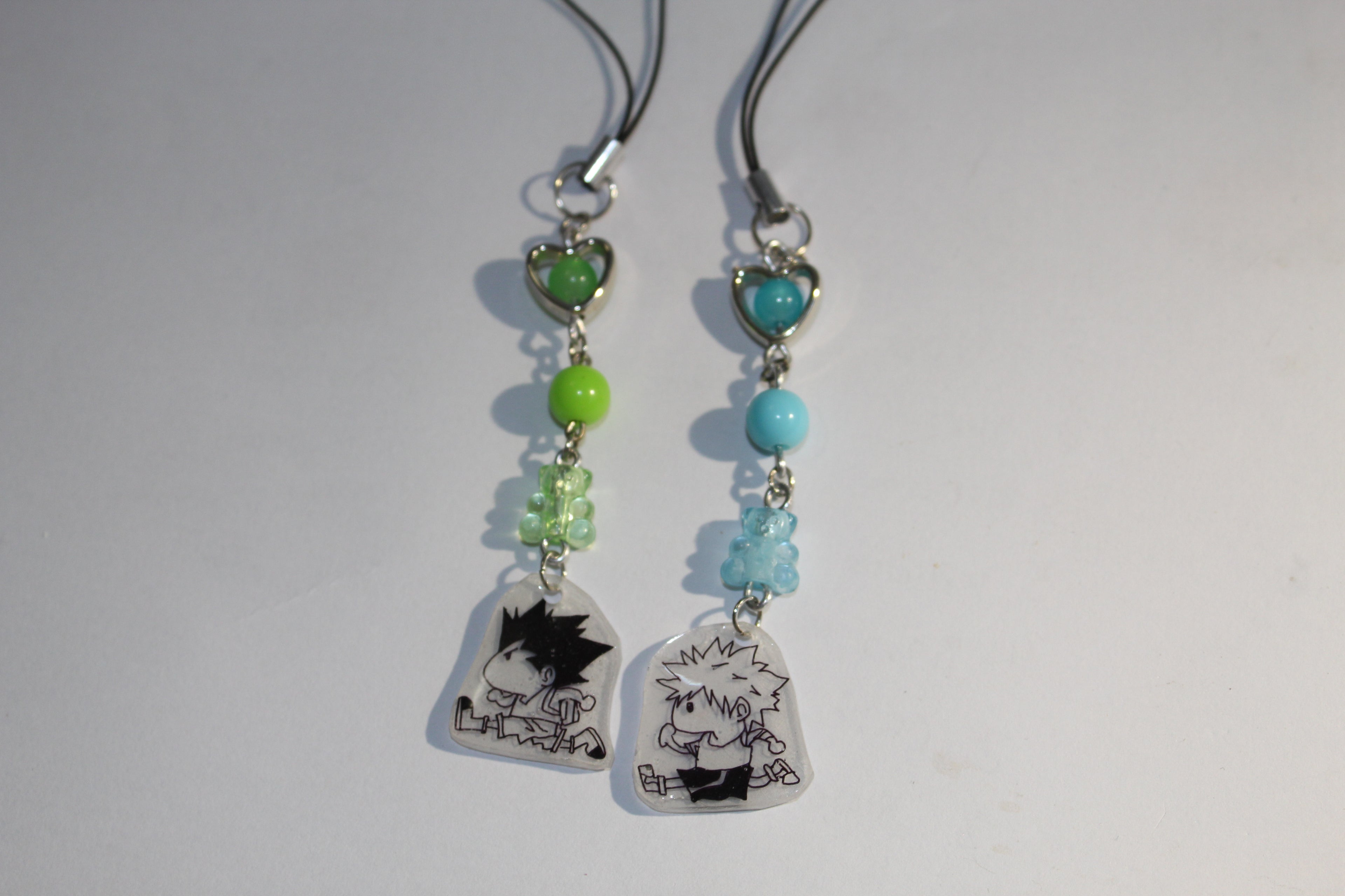 Gon and Killua matching phone charms !! 💕